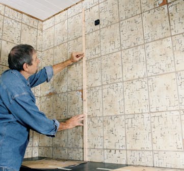 Laatoitus vanhan laatan päälle Laatoitus vanhan laatan päälle